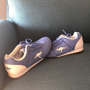 Kangaroo violet sneakers